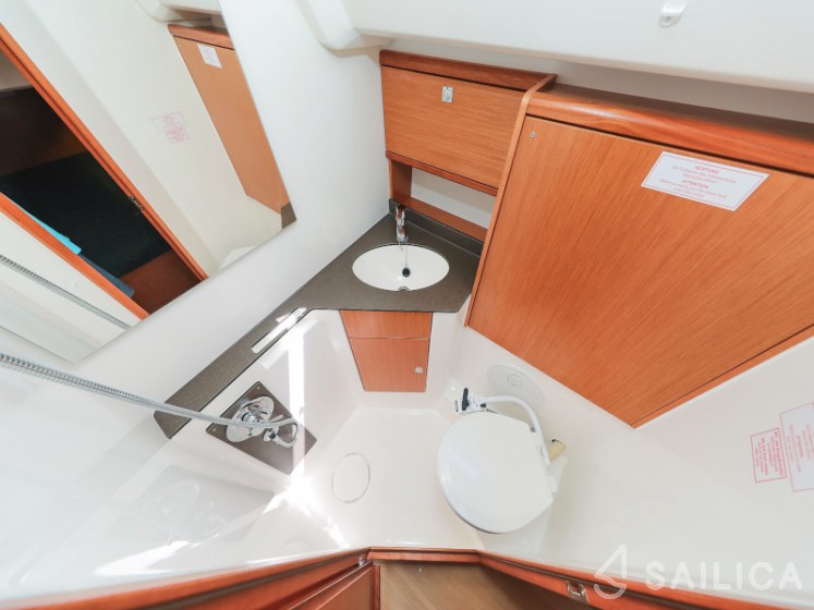 Bavaria 46 Cruiser - Yacht Charter Sailica