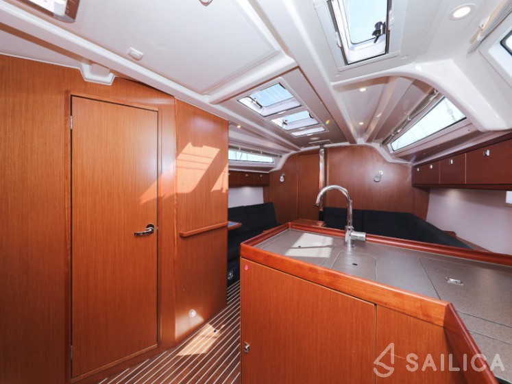 Bavaria 37 Cruiser - Yacht Charter Sailica