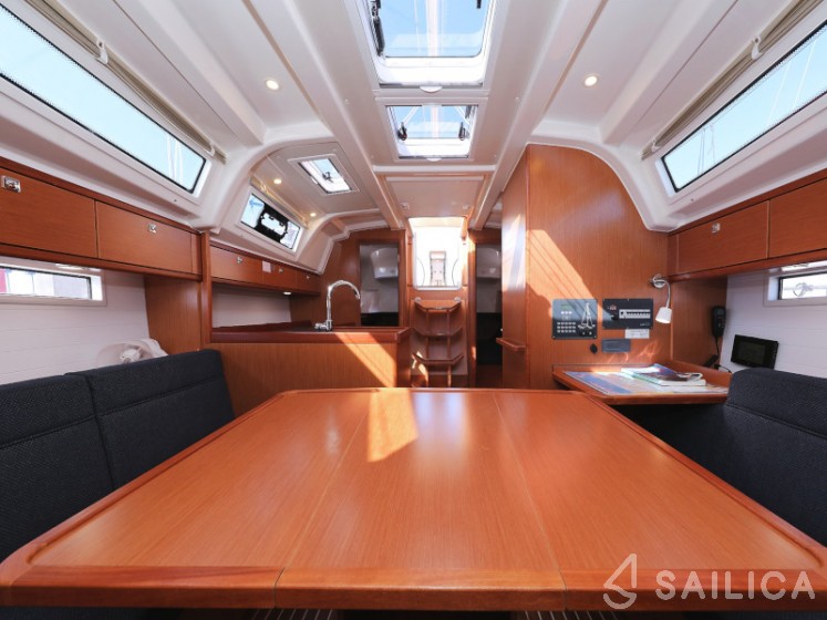 Bavaria 37 Cruiser - Yacht Charter Sailica