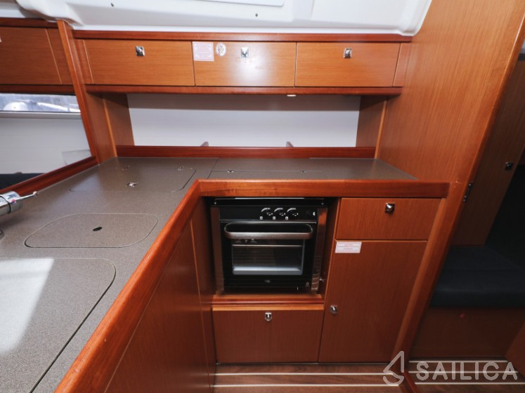 Bavaria 37 Cruiser - Yacht Charter Sailica
