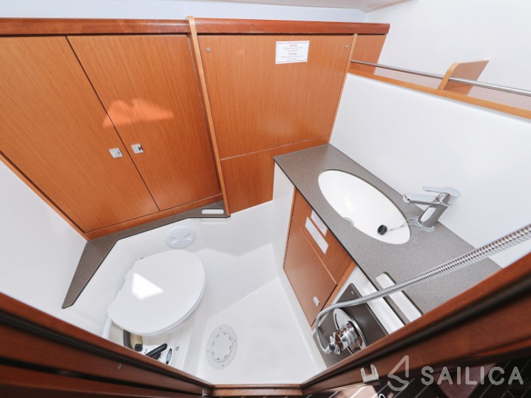 Bavaria 37 Cruiser - Yacht Charter Sailica