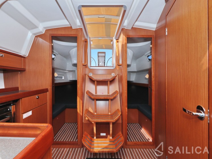 Bavaria 37 Cruiser - Yacht Charter Sailica