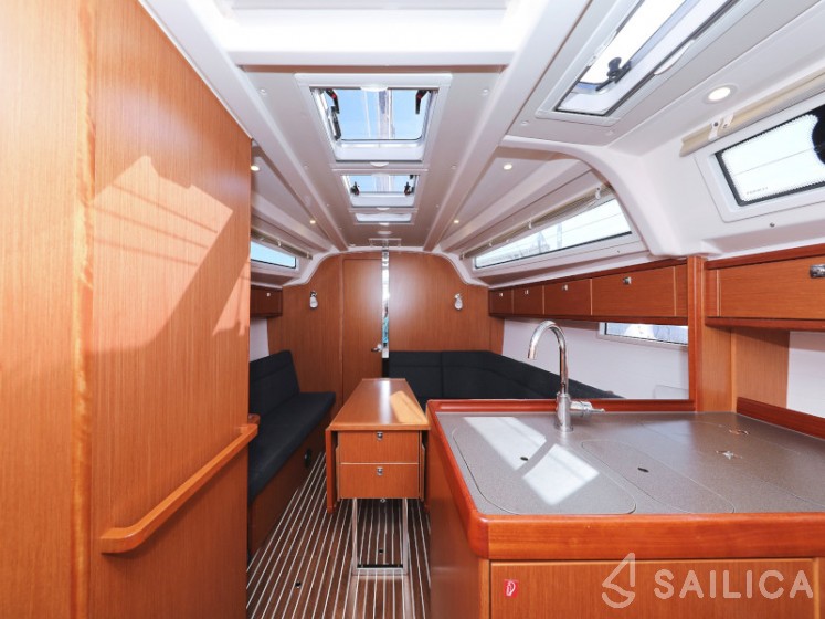 Bavaria 37 Cruiser - Yacht Charter Sailica