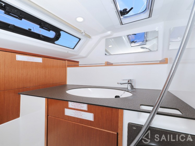 Bavaria 37 Cruiser - Yacht Charter Sailica