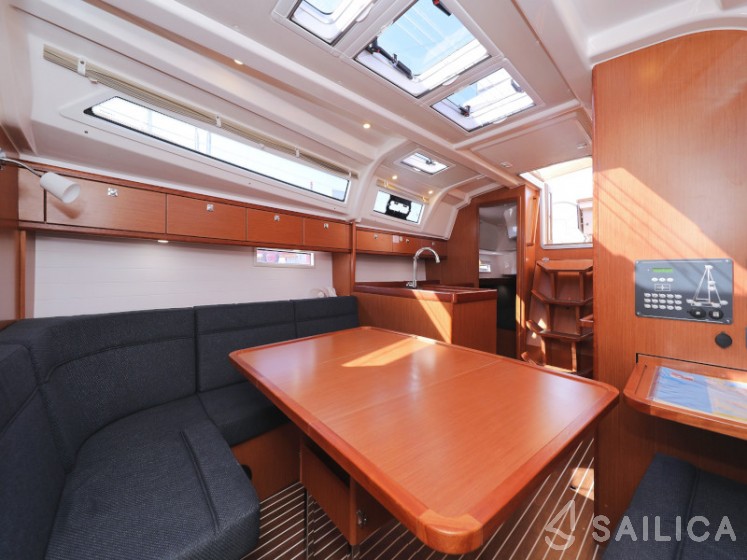 Bavaria 37 Cruiser - Yacht Charter Sailica