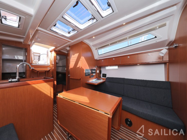 Bavaria 37 Cruiser - Yacht Charter Sailica