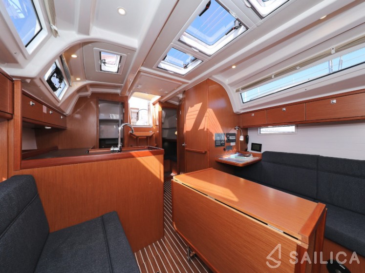 Bavaria 37 Cruiser - Yacht Charter Sailica