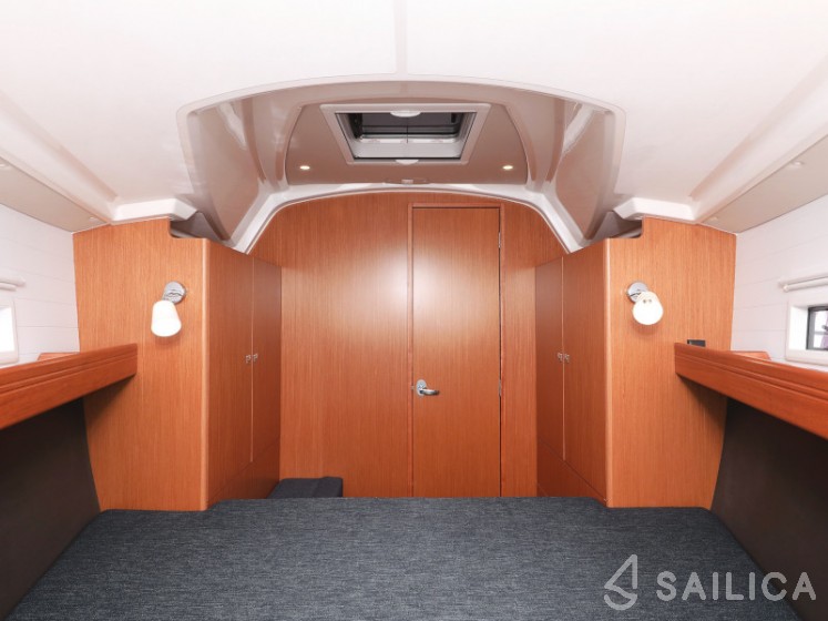 Bavaria 37 Cruiser - Yacht Charter Sailica
