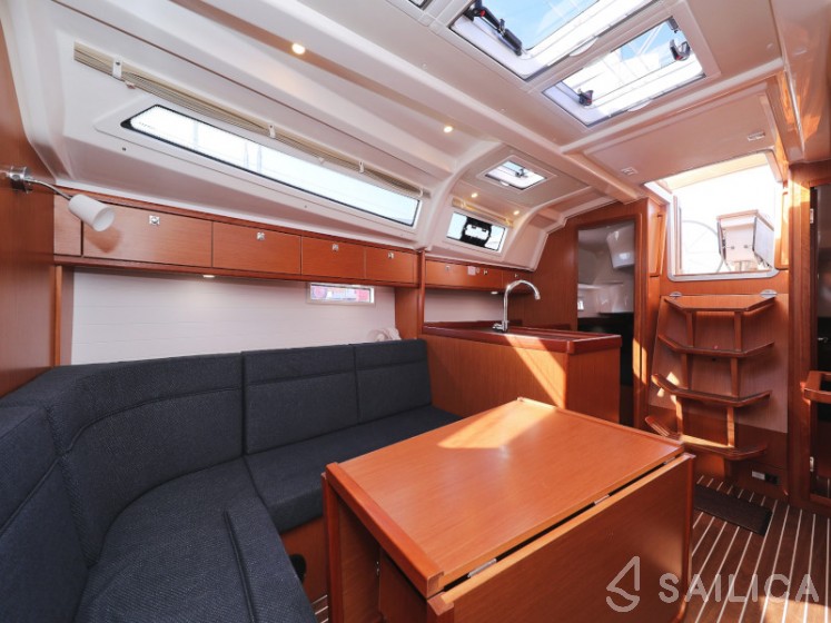 Bavaria 37 Cruiser - Yacht Charter Sailica