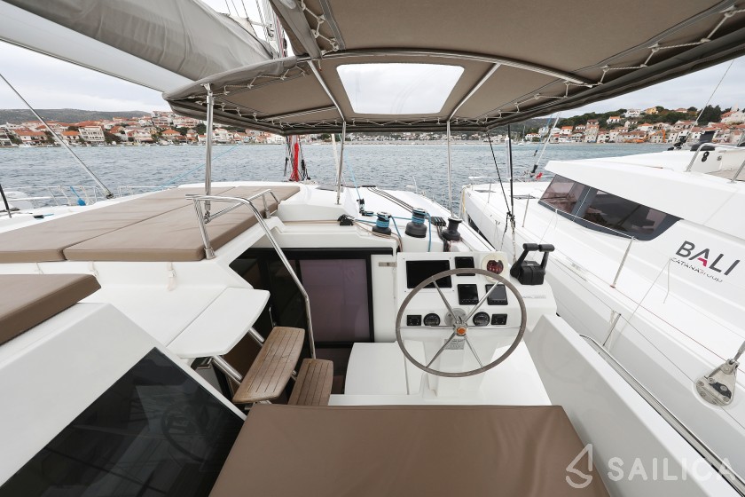 Saona 47 - Yacht Charter Sailica