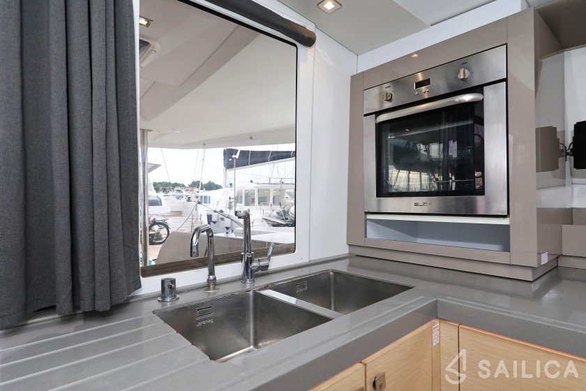 Saona 47 - Yacht Charter Sailica