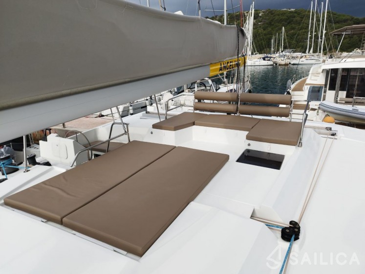 Saona 47 - Yacht Charter Sailica