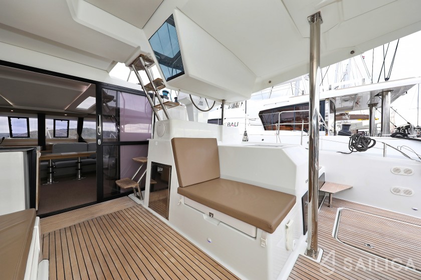Saona 47 - Yacht Charter Sailica