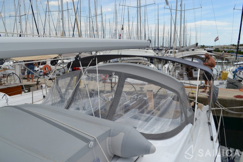 Hanse 415 - Yacht Charter Sailica