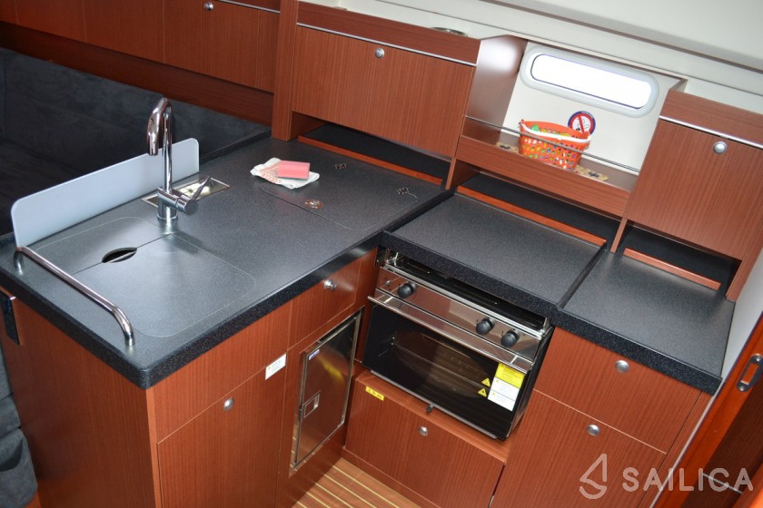 Hanse 415 - Yacht Charter Sailica
