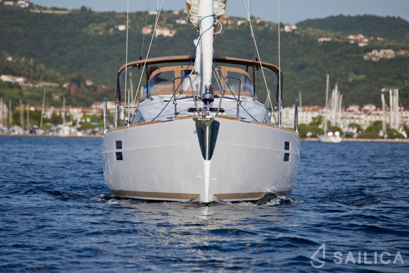 Elan 35 Impression - Yacht Charter Sailica