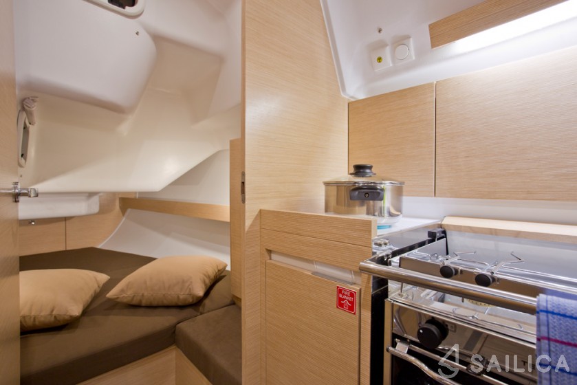 Elan 35 Impression - Yacht Charter Sailica