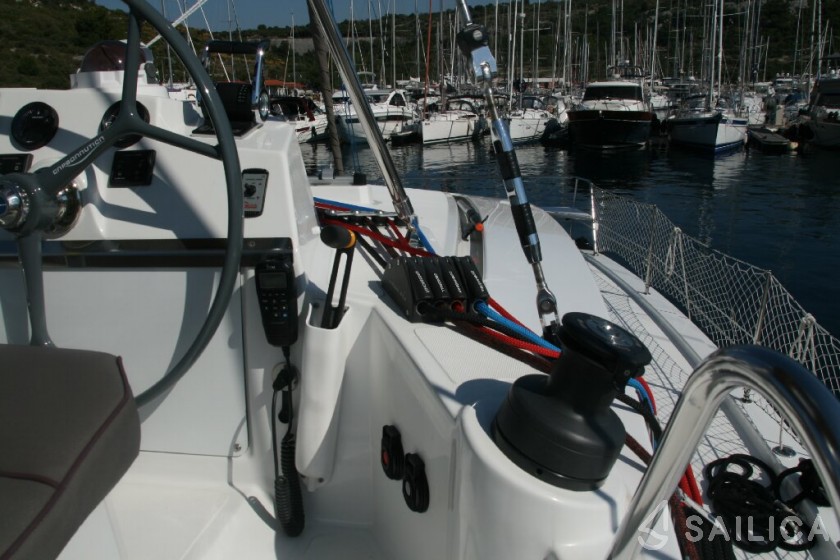 Bali 4.0 - Yacht Charter Sailica