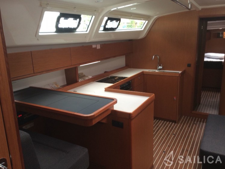 Bavaria Cruiser 51 - Yacht Charter Sailica