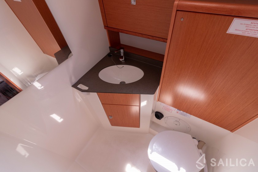 Bavaria Cruiser 51 - Yacht Charter Sailica