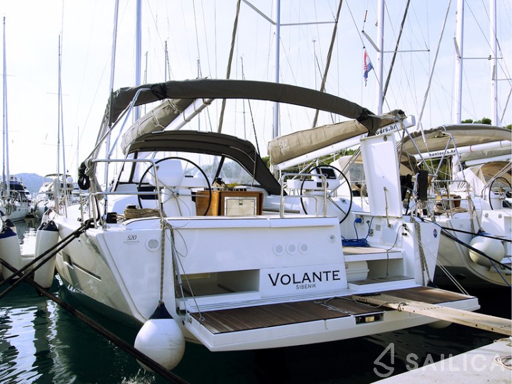 Dufour 520 GL - Yacht Charter Sailica