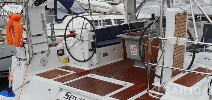 Oceanis 41.1 - Yacht Charter Sailica