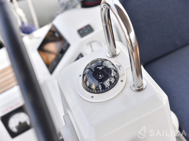 Oceanis 41.1 - Yacht Charter Sailica