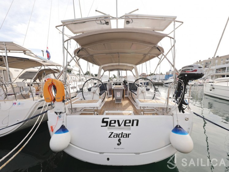 Oceanis 41.1 - Yacht Charter Sailica