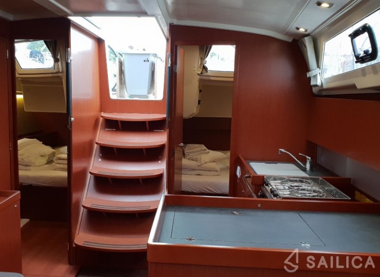Oceanis 41.1 - Yacht Charter Sailica