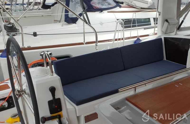 Oceanis 41.1 - Yacht Charter Sailica