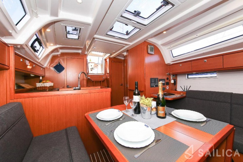 Bavaria 37 Cruiser - Yacht Charter Sailica