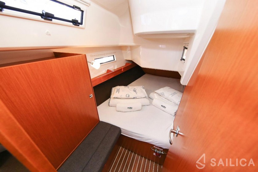 Bavaria 37 Cruiser - Yacht Charter Sailica