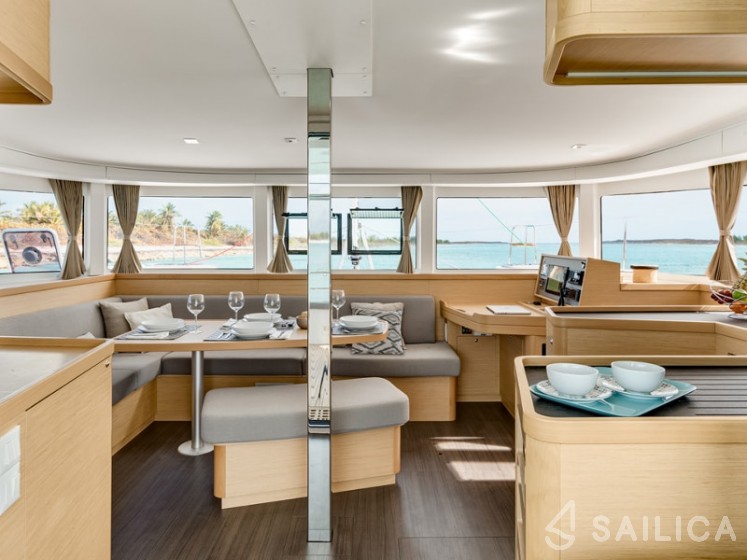 Lagoon 42 - Yacht Charter Sailica