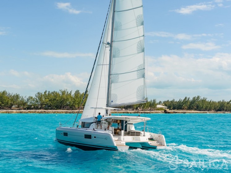 Lagoon 42 - Yacht Charter Sailica