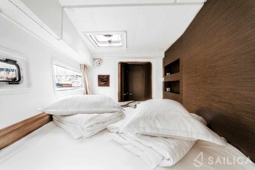 Lagoon 42 - Yacht Charter Sailica