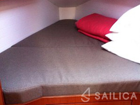 Bavaria 32 Cruiser - Yacht Charter Sailica