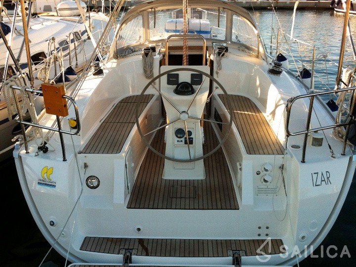 Bavaria 32 Cruiser - Yacht Charter Sailica