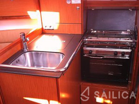 Bavaria 32 Cruiser - Yacht Charter Sailica