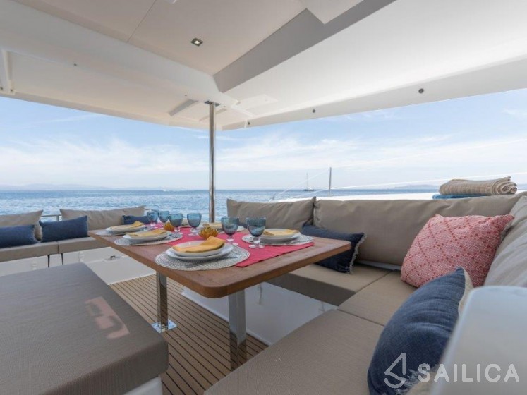 Saona 47 - Yacht Charter Sailica
