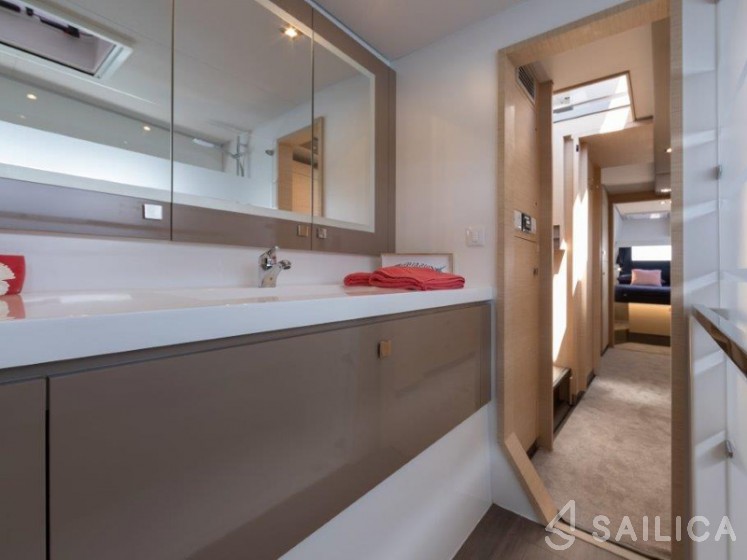 Saona 47 - Yacht Charter Sailica