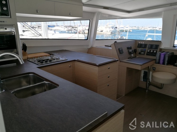 Bali 4.5 - Yacht Charter Sailica