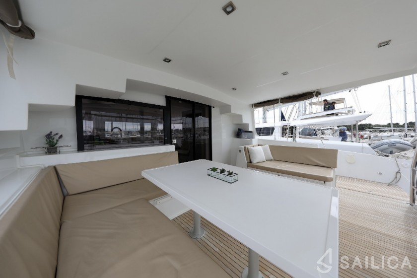 Bali 4.5 - Yacht Charter Sailica