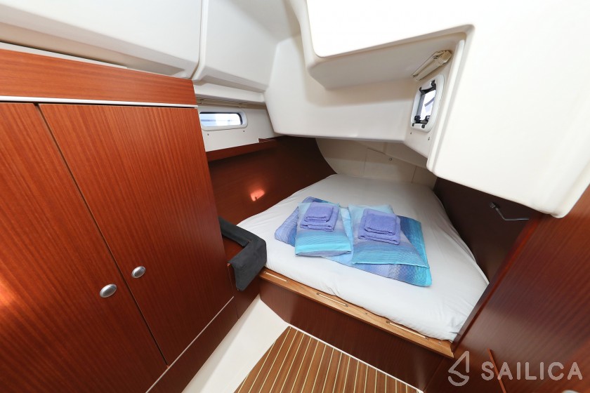 Hanse 415 - Yacht Charter Sailica
