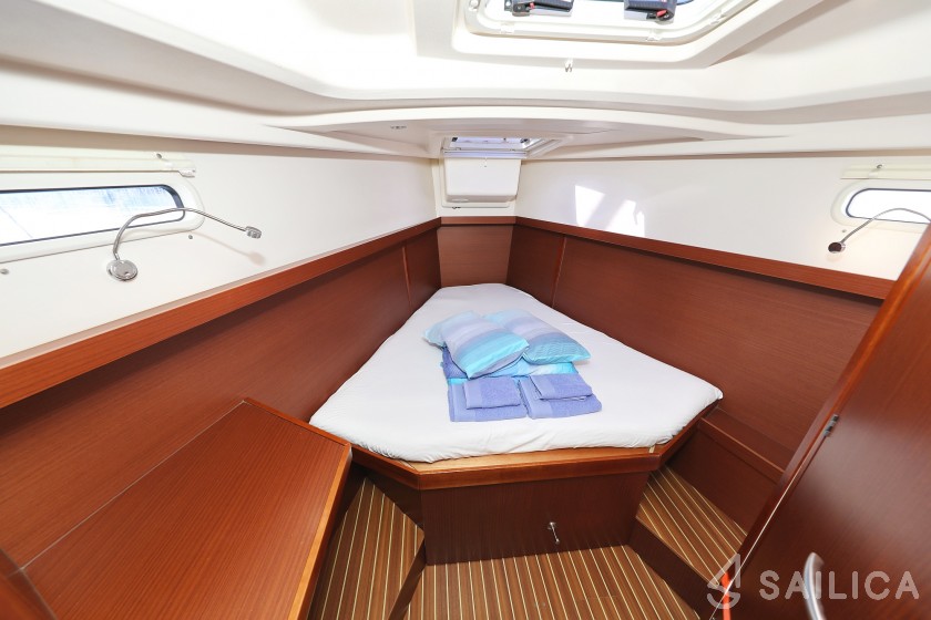 Hanse 415 - Yacht Charter Sailica