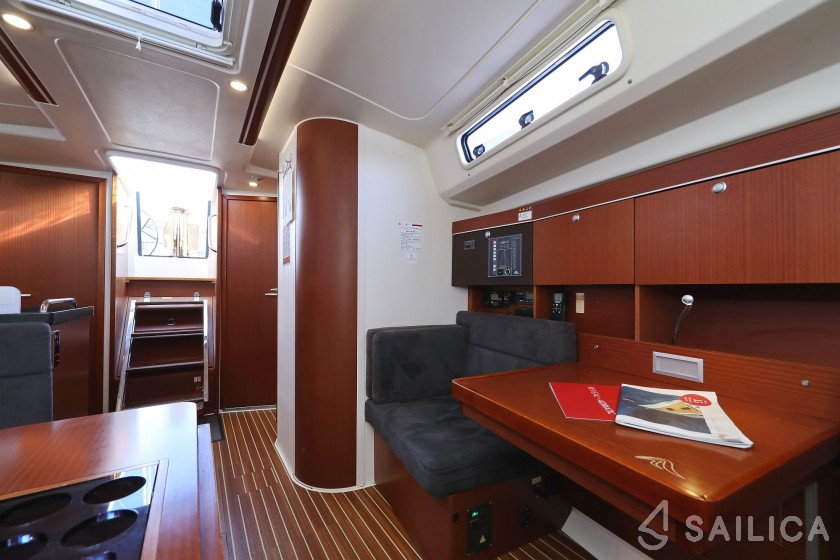 Hanse 415 - Yacht Charter Sailica