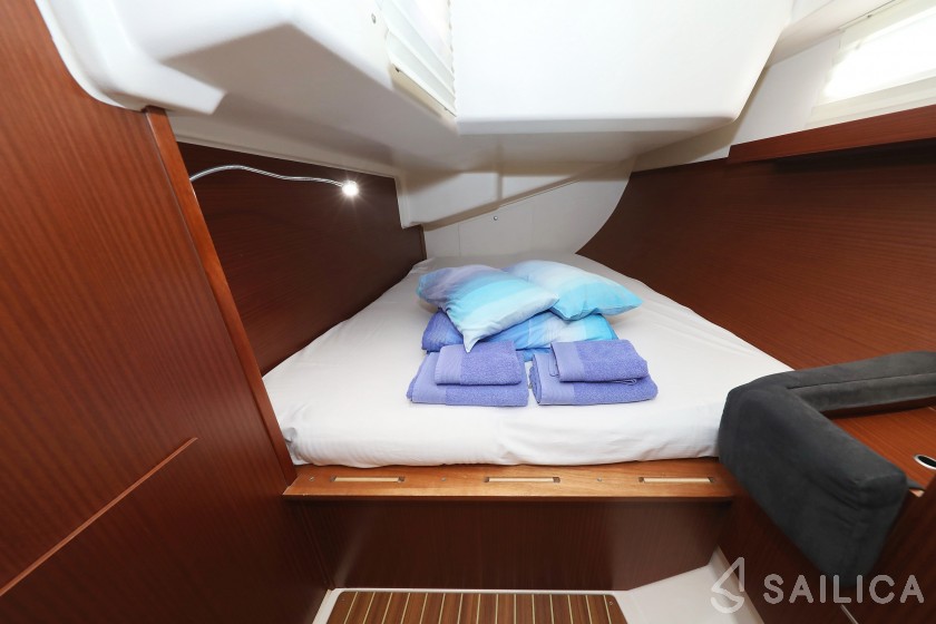 Hanse 415 - Yacht Charter Sailica