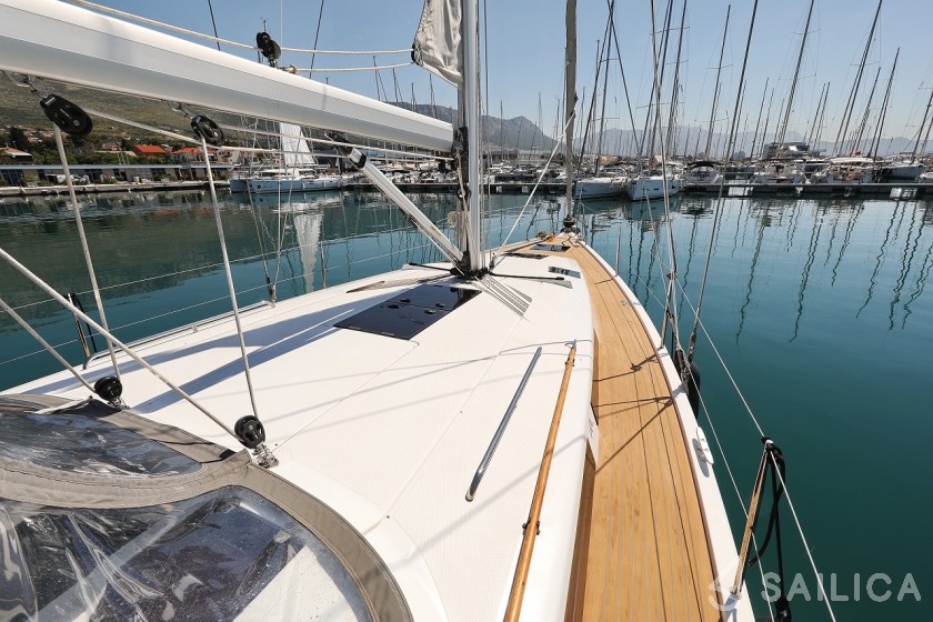 Hanse 415 - Yacht Charter Sailica