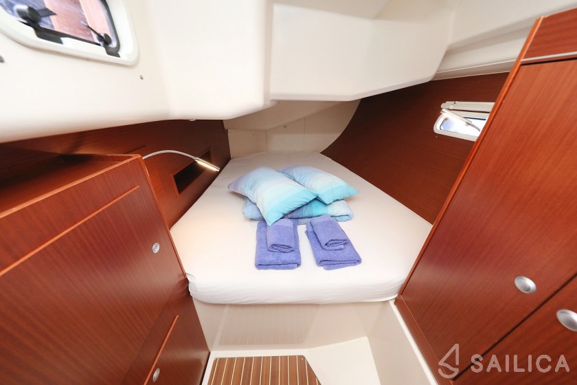 Hanse 455 - Yacht Charter Sailica