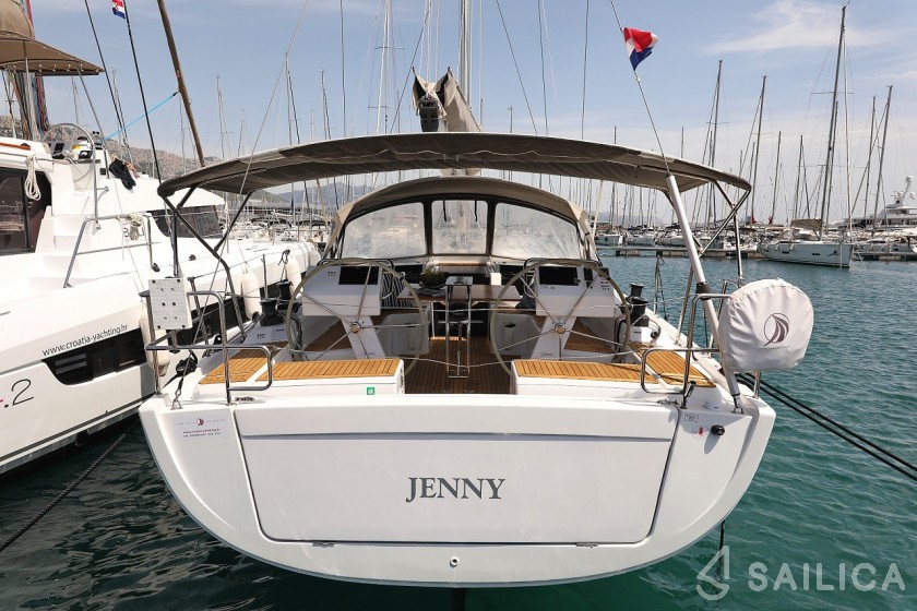 Hanse 455 - Yacht Charter Sailica
