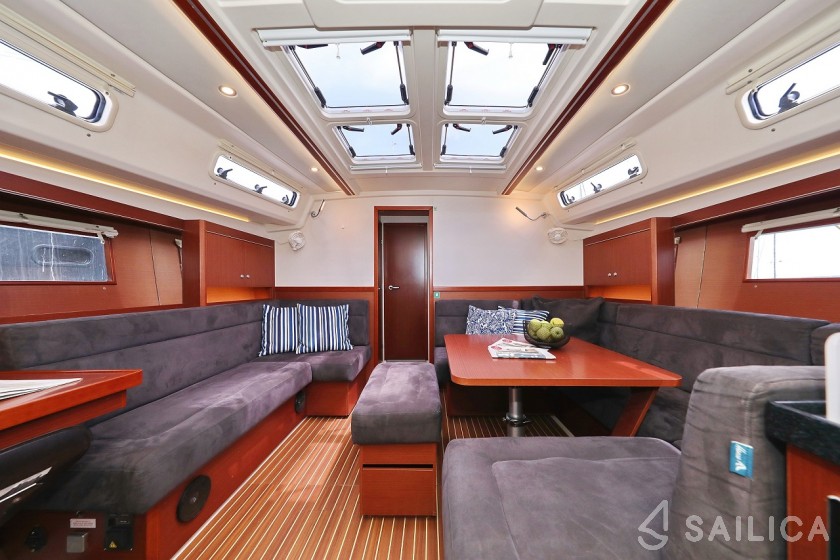 Hanse 455 - Yacht Charter Sailica